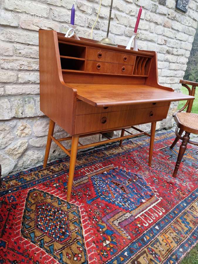 Vintažinis mid century tikmedžio rašomasis stalas - nuotraukos Nr. 36