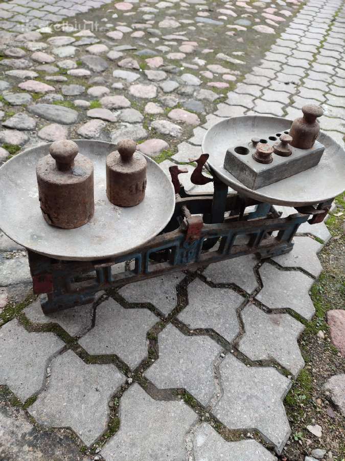 Senovinės svarstyklės iki 10 kg.