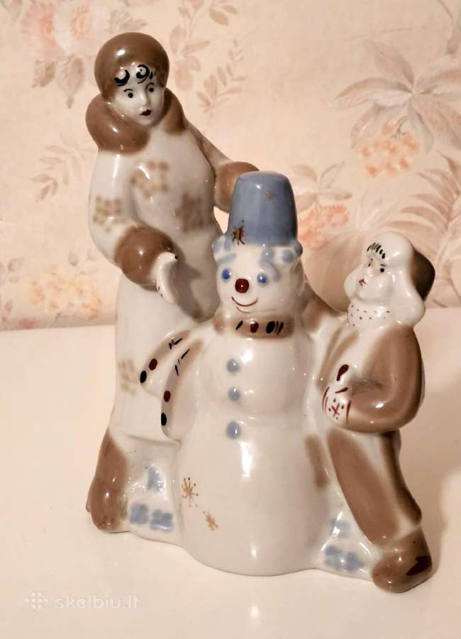 Tarybinė porcelianinė skulpturėlė.