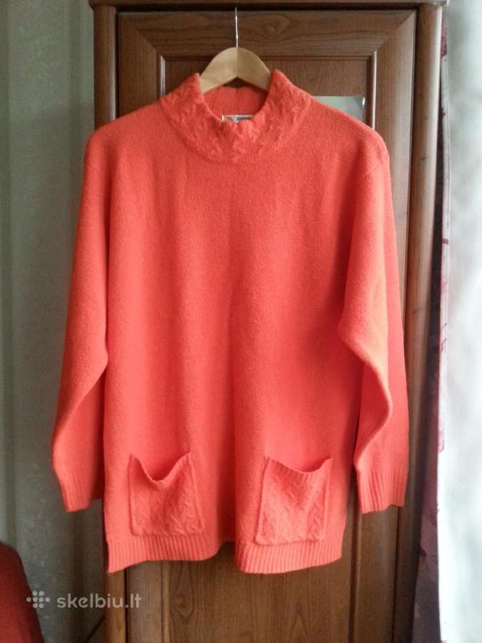 Oranžinis megztinis