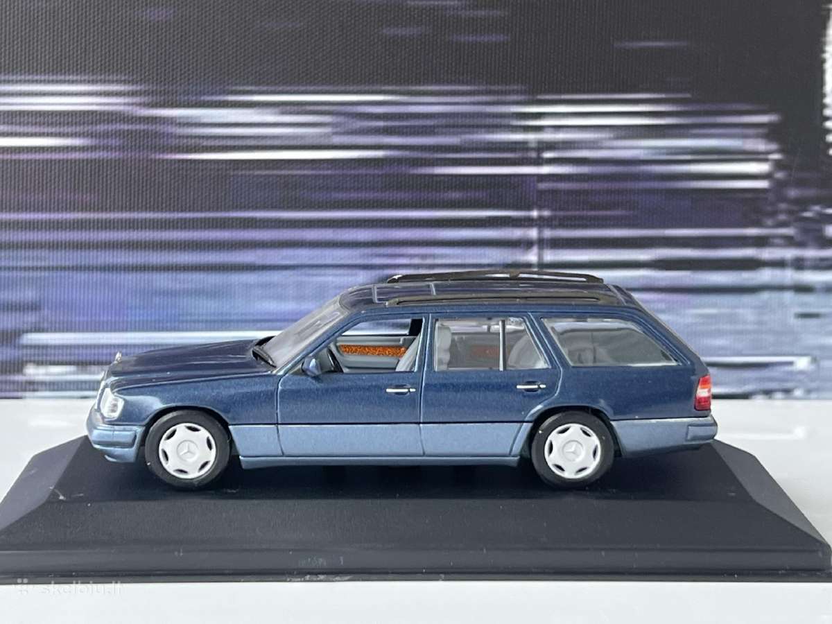 Mercedes Benz E 200 T-model 1:43