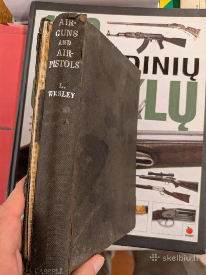 Sena knyga apie ginklus