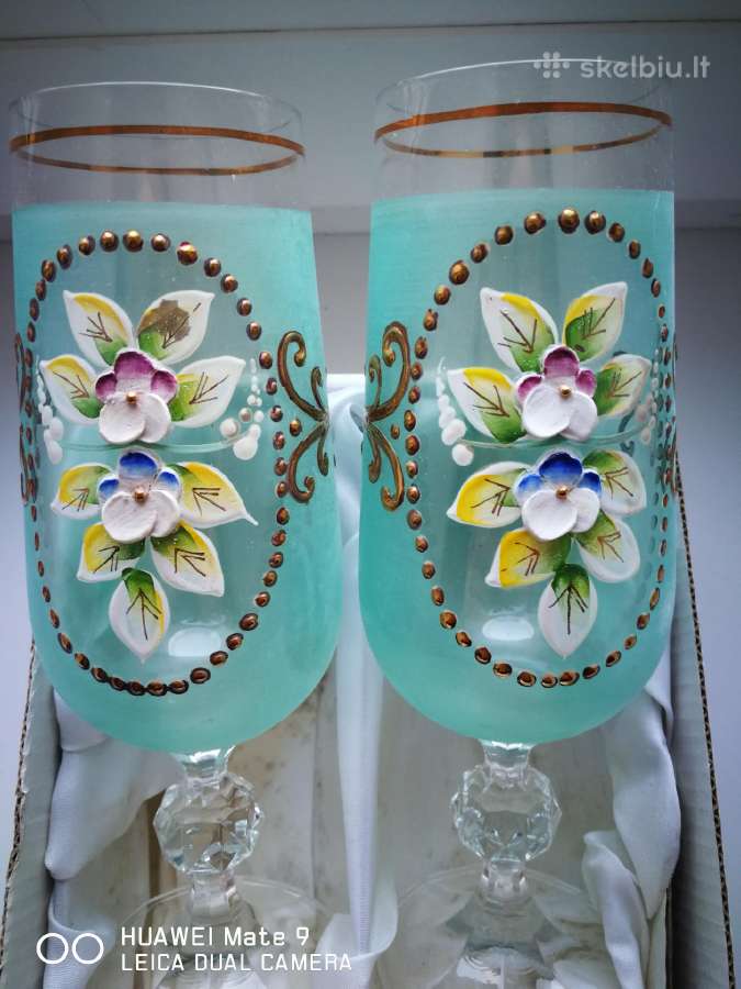 2 naujos šventines taures