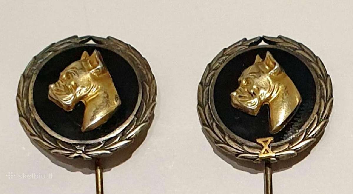 Suomija Buldogų Klubo nario sidabrinis ženkliukas