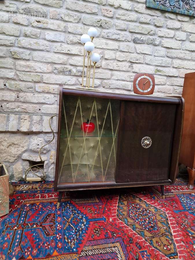 Vintažinė mid century riešutmedžio spintelė/baras - nuotraukos Nr. 3