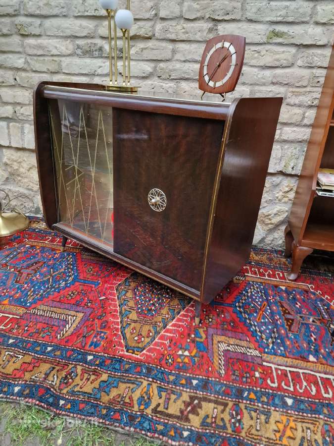 Vintažinė mid century riešutmedžio spintelė/baras - nuotraukos Nr. 16