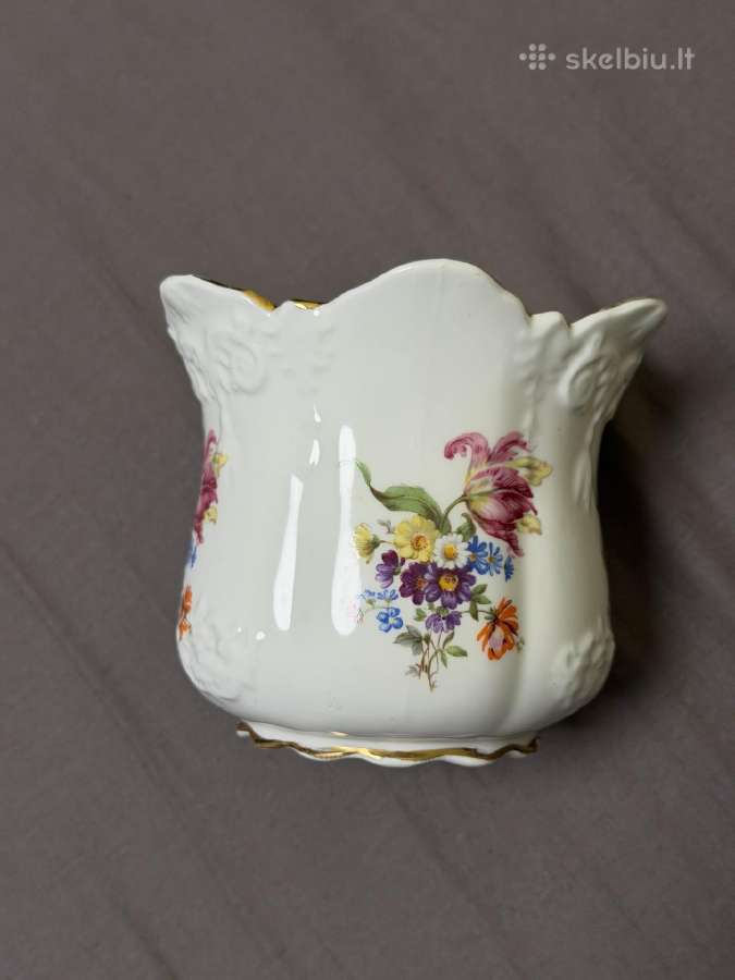 Balta vaza su gelių ornamentais - nuotraukos Nr. 3