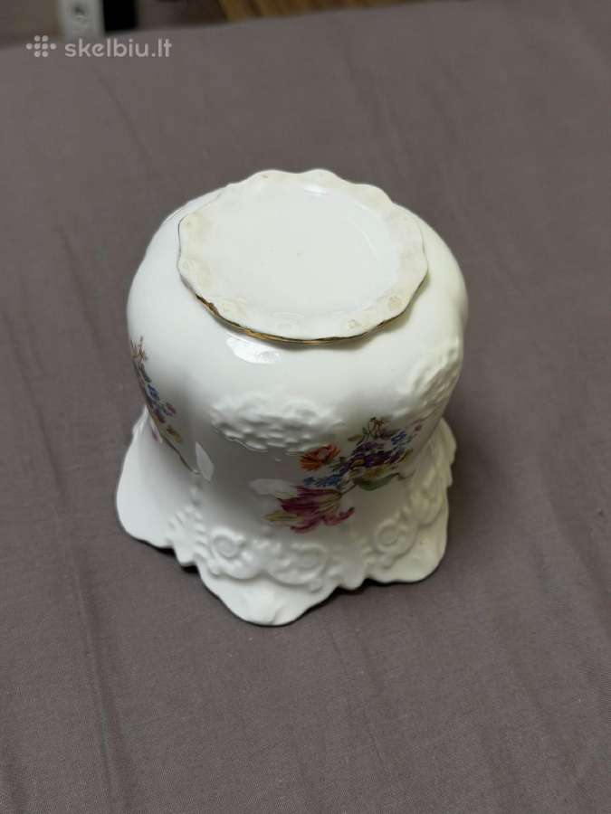 Balta vaza su gelių ornamentais - nuotraukos Nr. 5