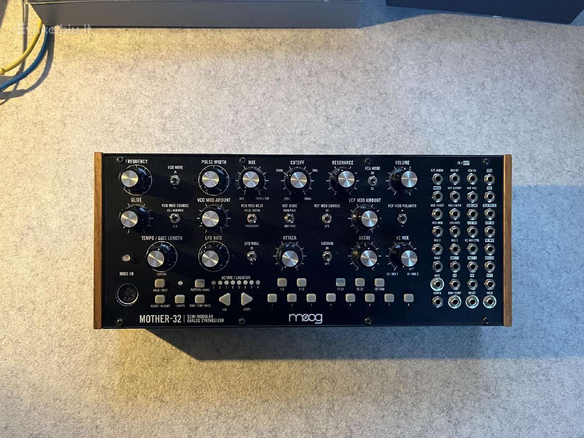 Moog Mother 32