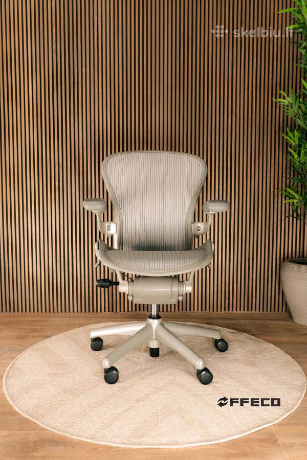 Herman Miller Aeron Titanium