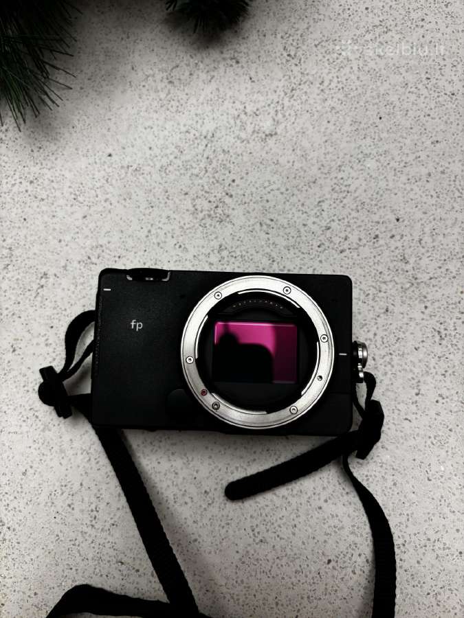 Sigma Fp kamera + 45mm F2.8 Dg Dn objektyvas