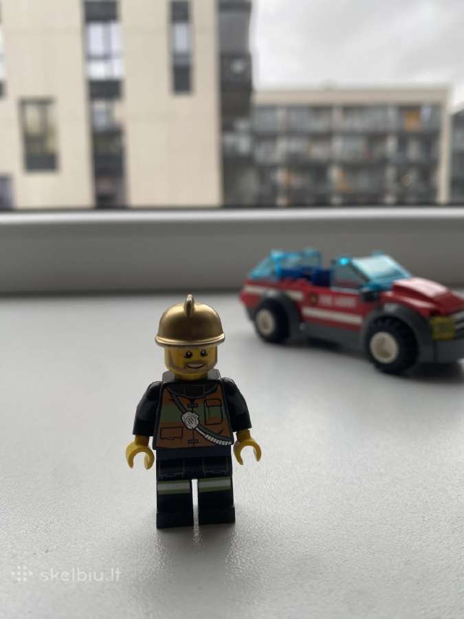 Lego City 60001 – Fire Chief Car, - nuotraukos Nr. 2