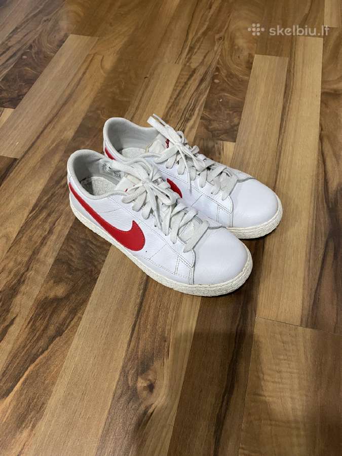 Nike Batai