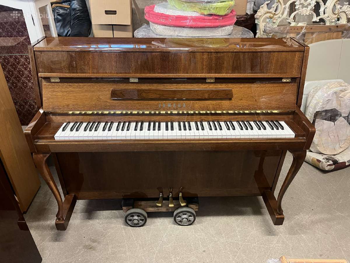 Pianinas Yamaha