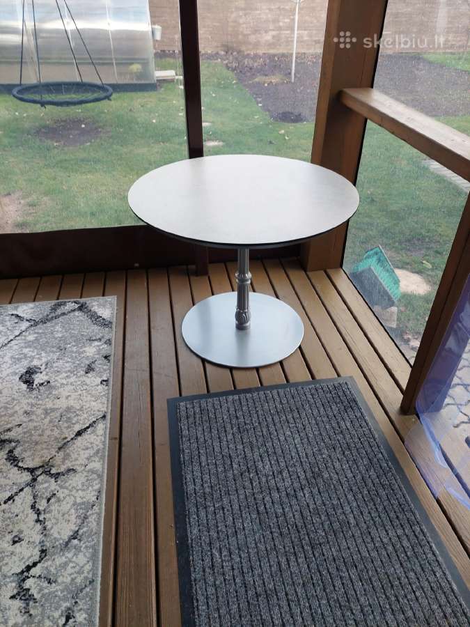 Svetainės kavos staliukas