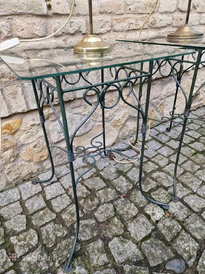 Vintažiniai kaltinio plieno konsoliniai staliukai - nuotraukos Nr. 2