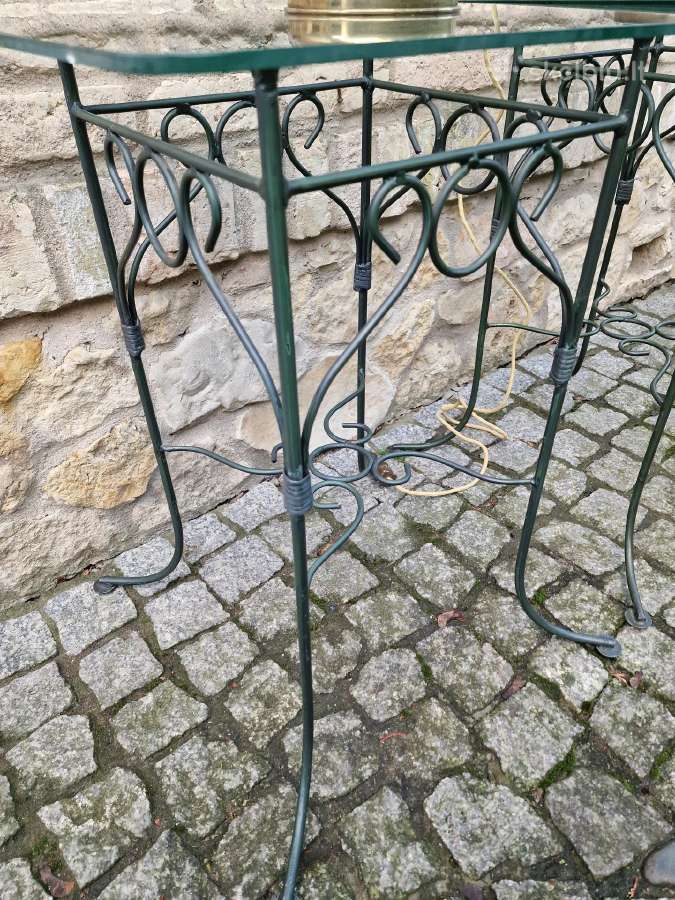 Vintažiniai kaltinio plieno konsoliniai staliukai - nuotraukos Nr. 4