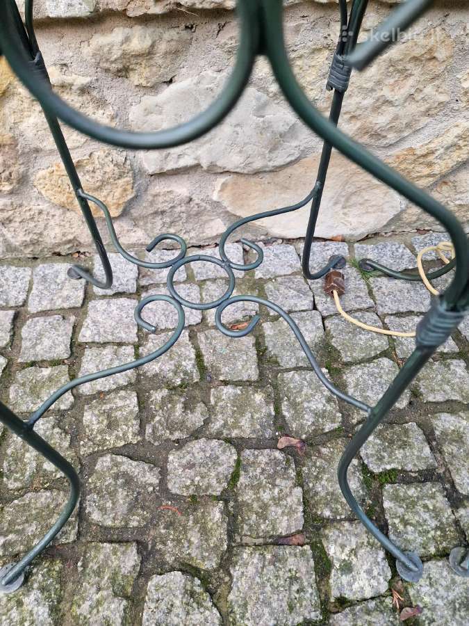 Vintažiniai kaltinio plieno konsoliniai staliukai - nuotraukos Nr. 8