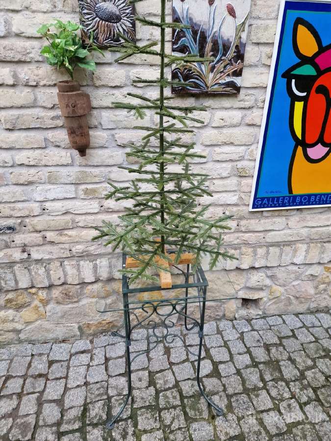 Vintažiniai kaltinio plieno konsoliniai staliukai - nuotraukos Nr. 31