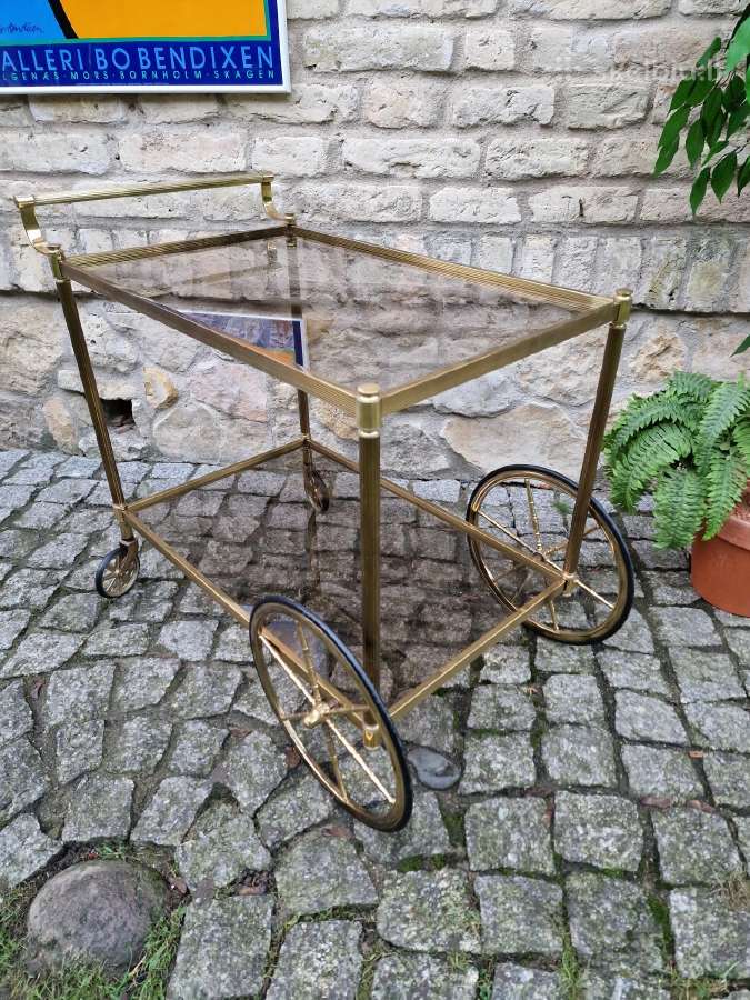 Vintažinis žalvario ir tonuoto stiklo servantas