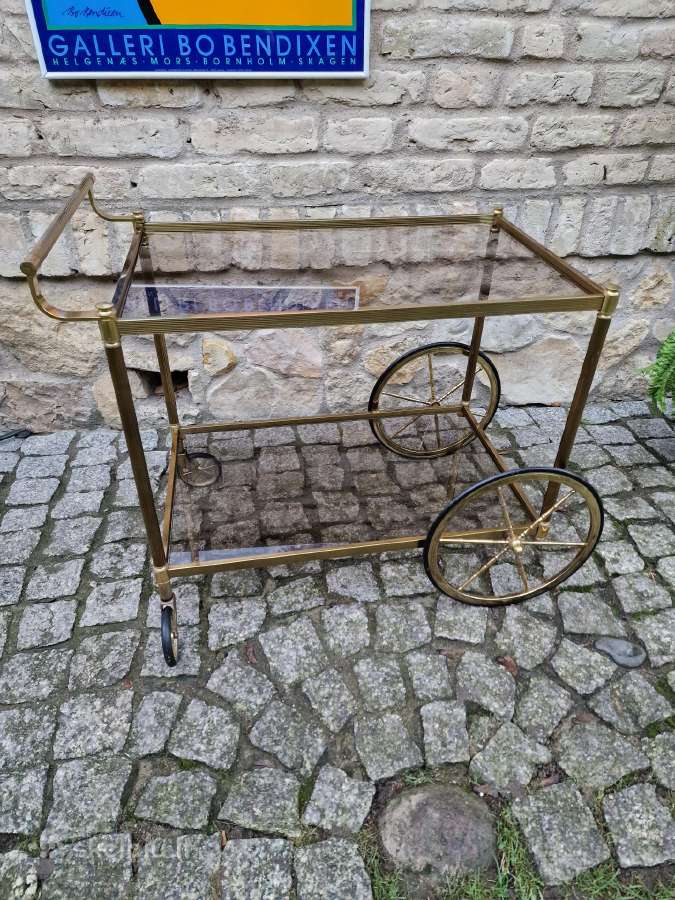 Vintažinis žalvario ir tonuoto stiklo servantas - nuotraukos Nr. 2