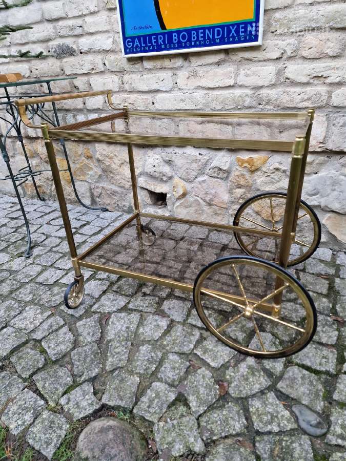 Vintažinis žalvario ir tonuoto stiklo servantas - nuotraukos Nr. 8