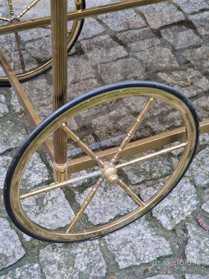 Vintažinis žalvario ir tonuoto stiklo servantas - nuotraukos Nr. 10