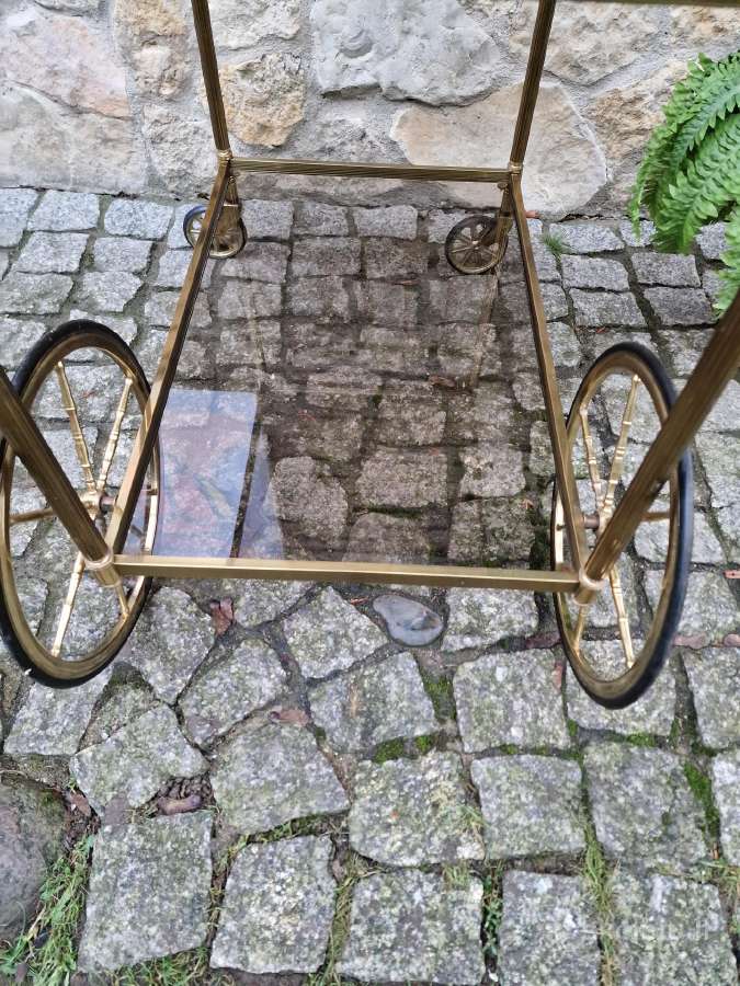 Vintažinis žalvario ir tonuoto stiklo servantas - nuotraukos Nr. 25