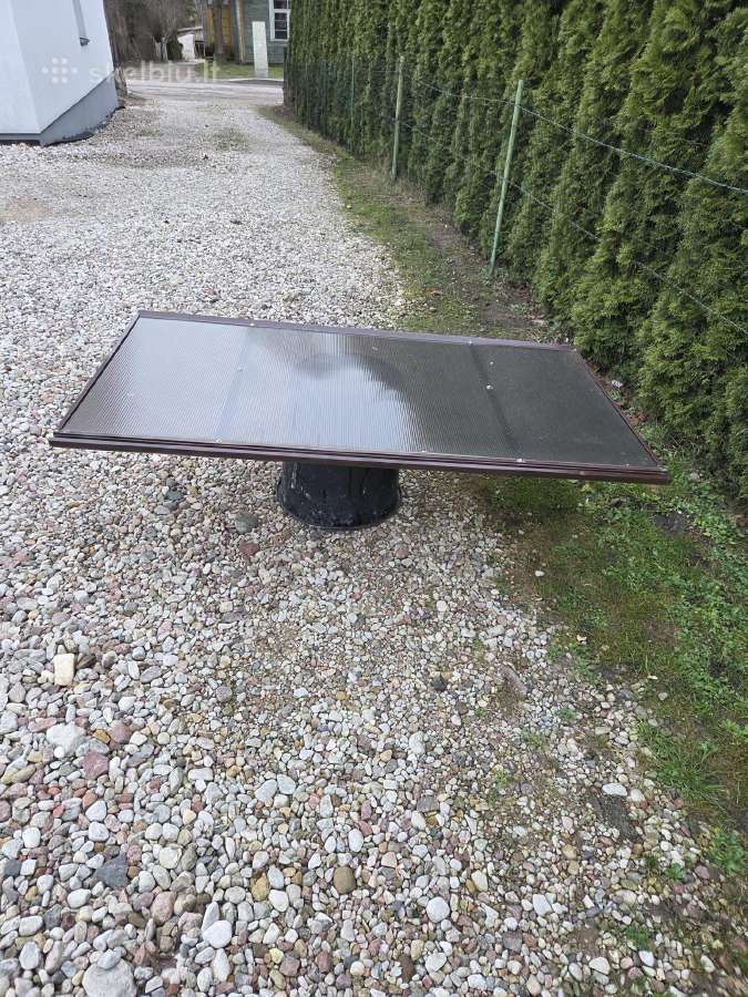 Lauko durų stogeliai.
