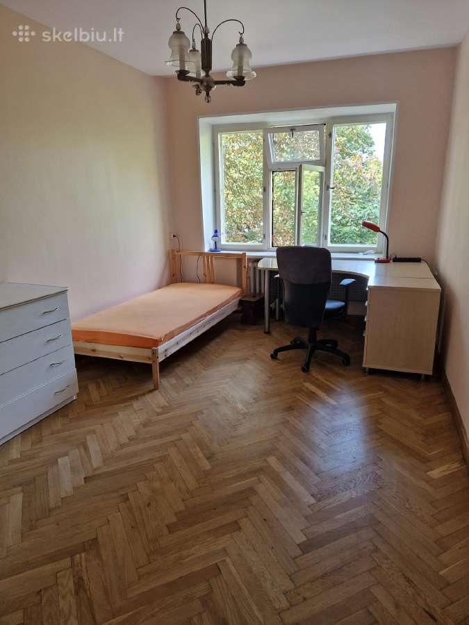 Išnuomojamas vienas kambarys