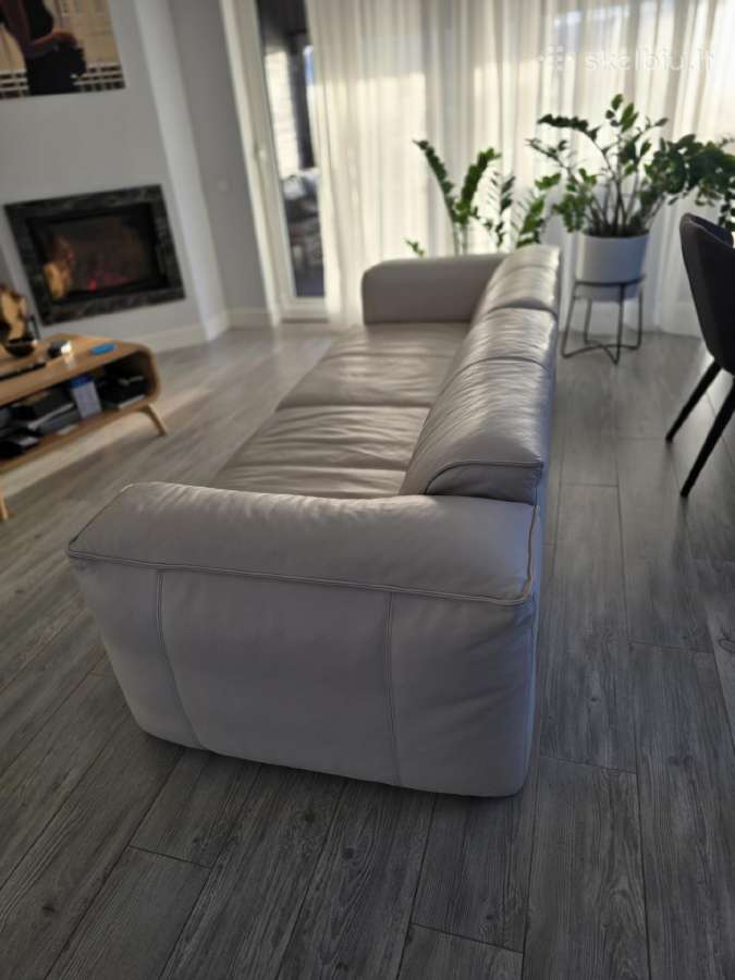 Naudota naturalios odos sofa