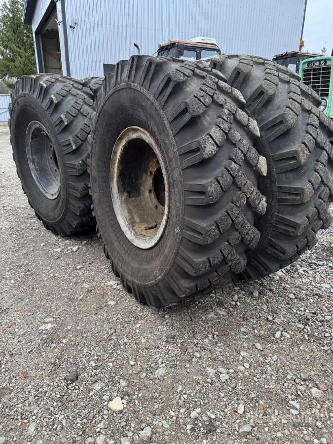 Manitou pritaikyti ratai su padangomis - nuotraukos Nr. 3