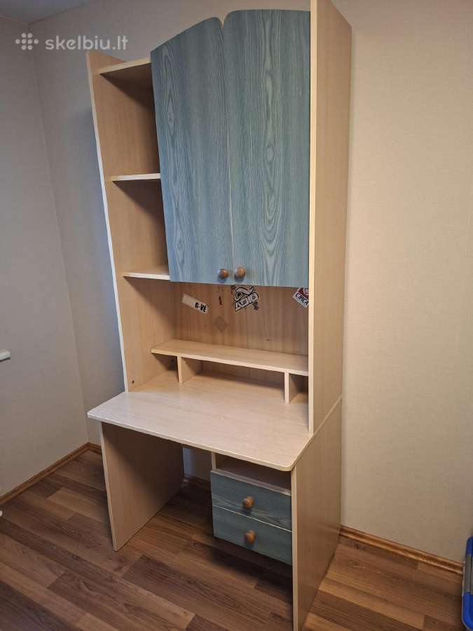 Jaunuolio rašomojo stalo komplektas