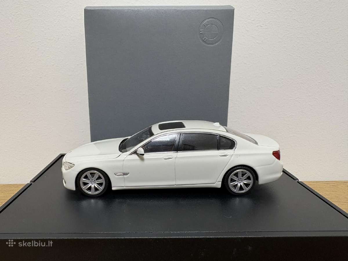 Bmw 750li (F02)