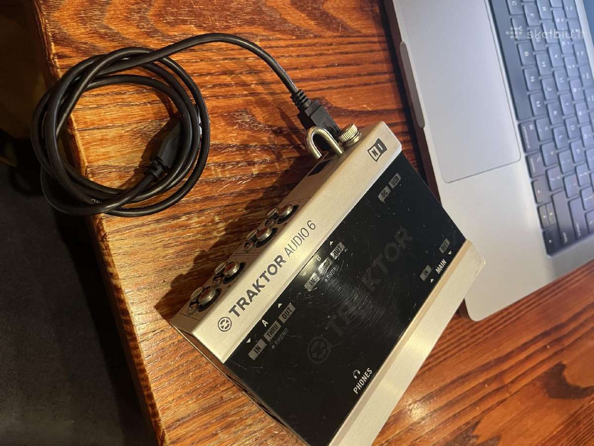 Native Instruments Traktor Scratch A6 + Vinyl - nuotraukos Nr. 4