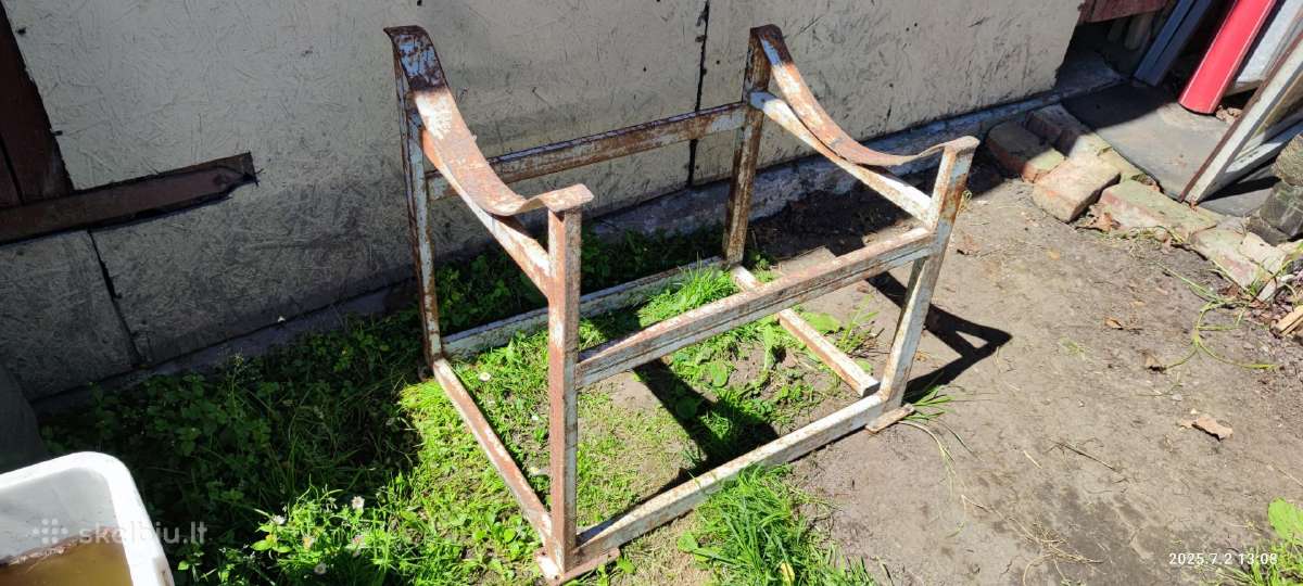 Stovas statinei