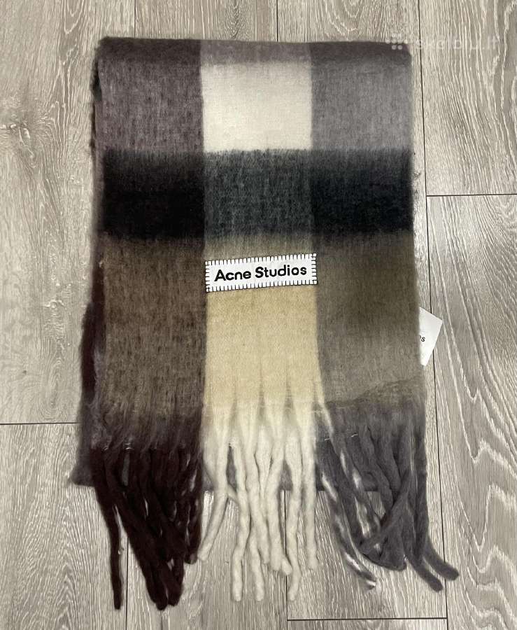Acne Studios šalikas