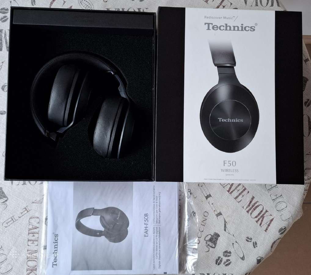 Belaidės ausinės Technics F50