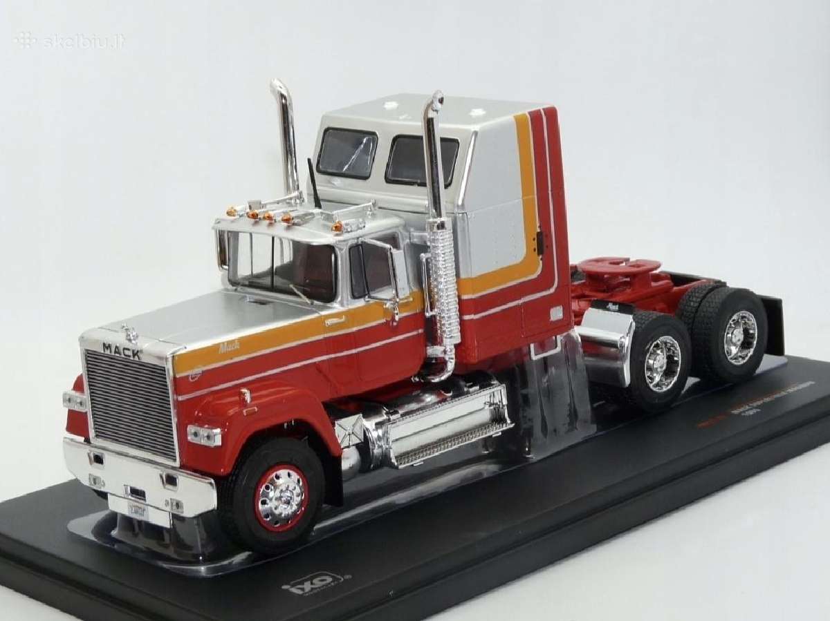 Mack Superliner