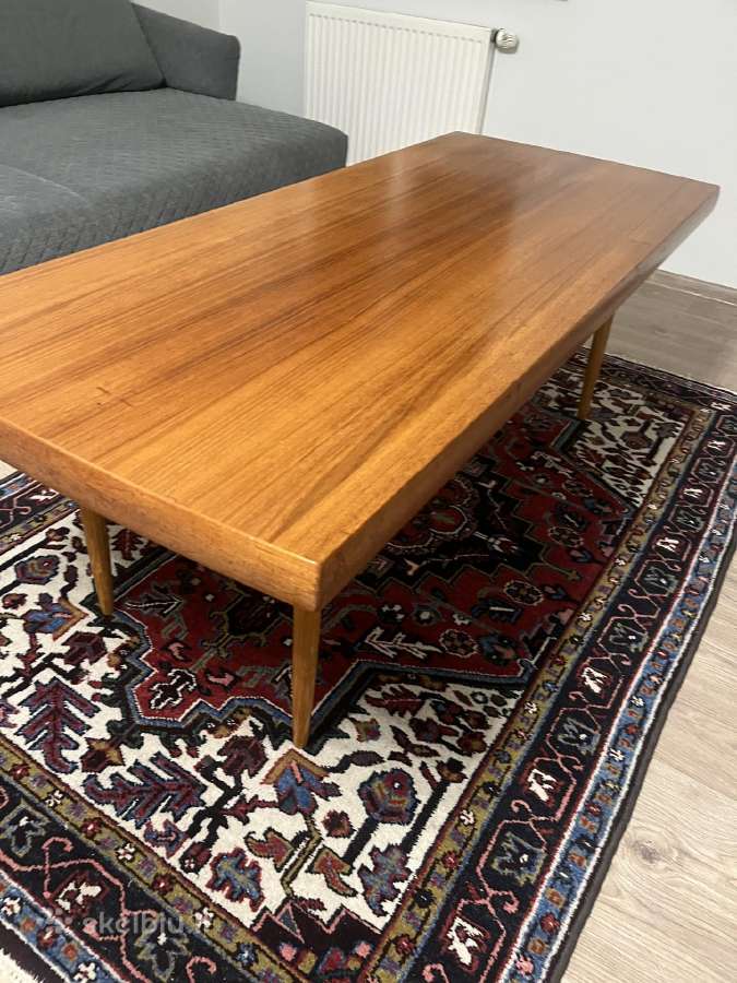 Mid century stalas.