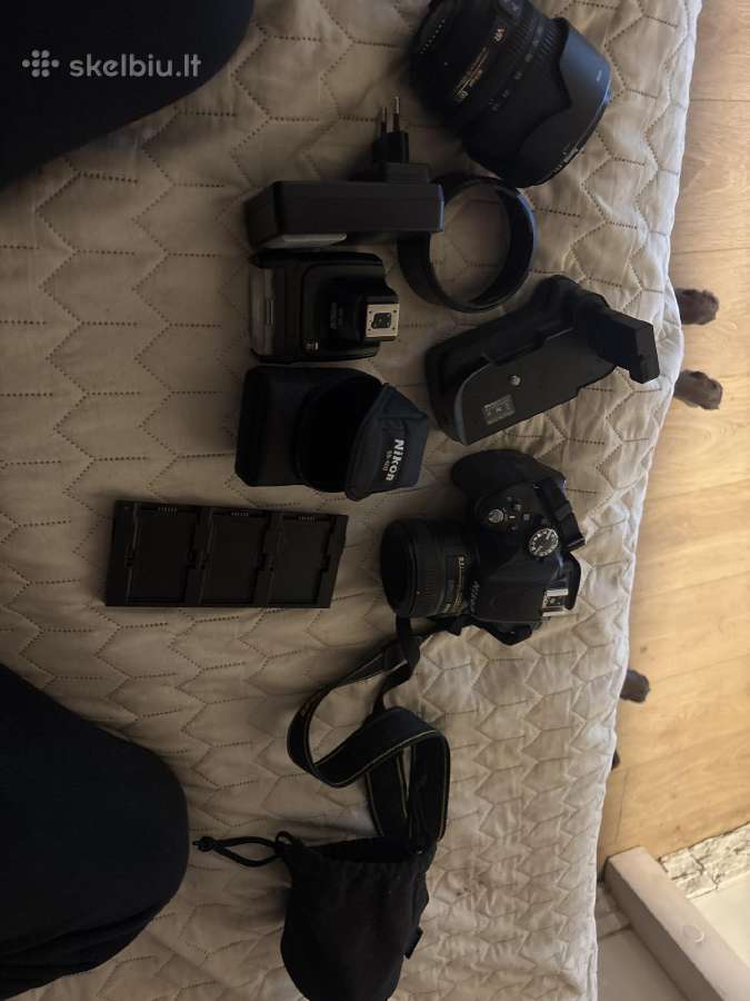 Nikon D5100 komplektas + 2 objektyvai +