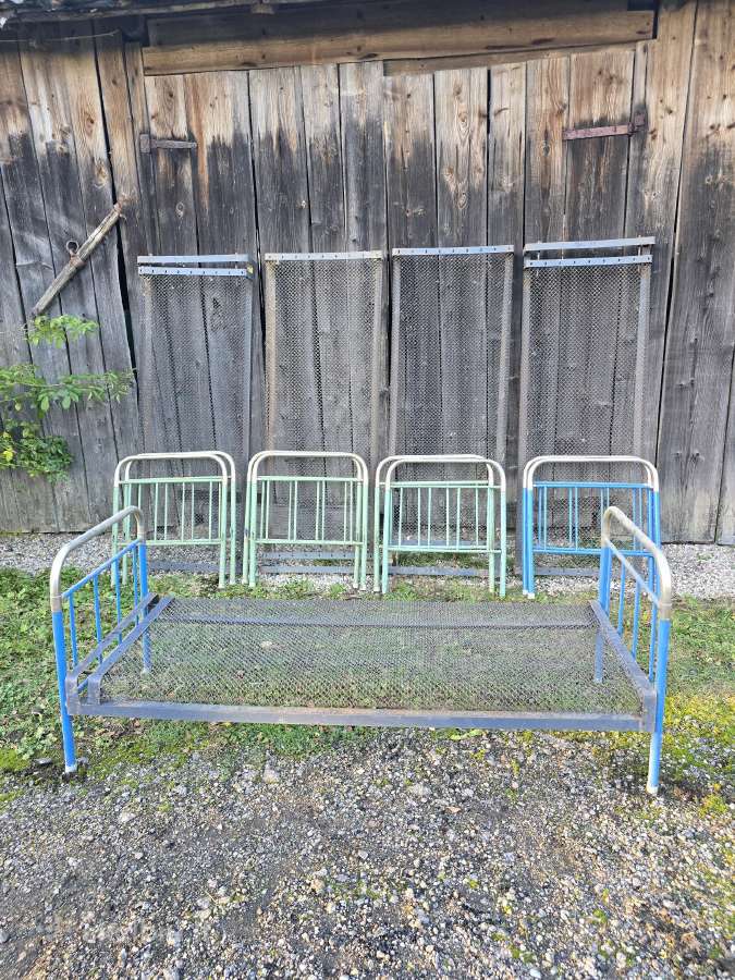 Metalinės lovos