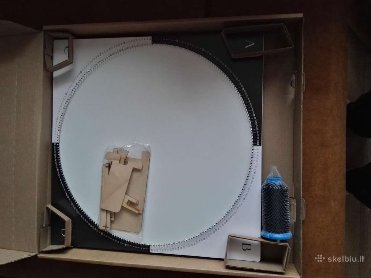 Rinkinys pačiam pasidaryti paveikslą iš siūlų