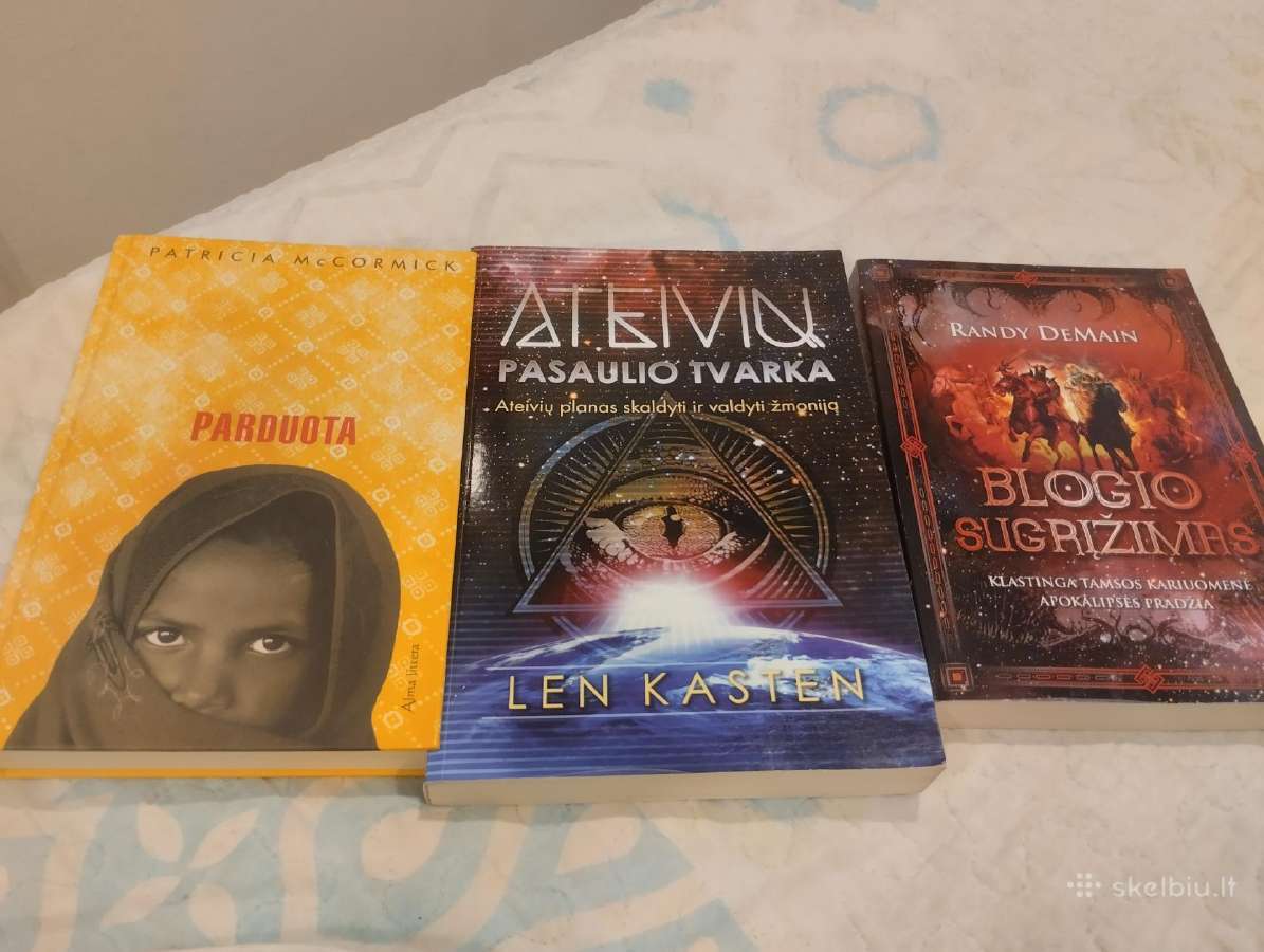 3 knygos