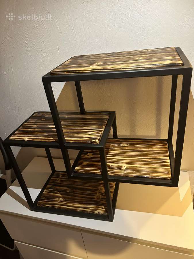 Loft stiliaus lentyna.deginta mediena. Rankų darbo