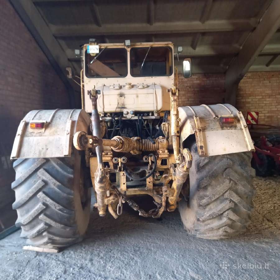 Kirovec K-701 traktorius.
