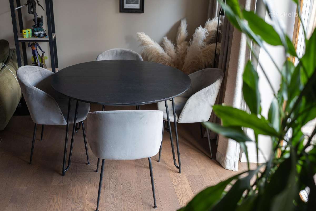 Parduodamos 4 valgomojo kėdės Kave Home