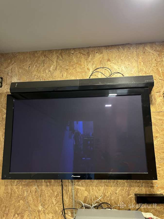 Televizorius su namu kino sistema