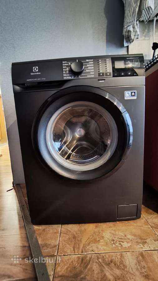 Skambimo mašina Elektrolux (Juoda)