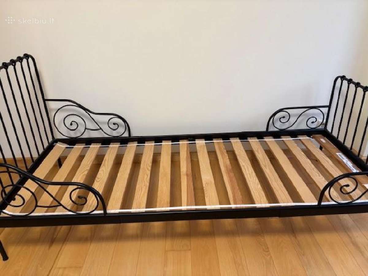Parduodu viengulę metalinę lovą